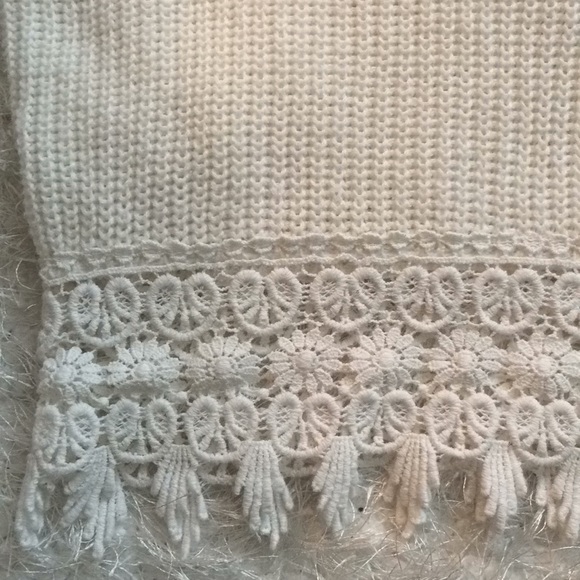 LA Hearts sweater - Picture 3 of 4